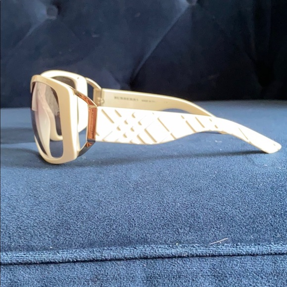 Burberry white sunglasses main image 4